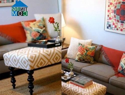 Ghế ottoman là một lựa chọn tuyệt vời cho phòng khách có diện tích nhỏ