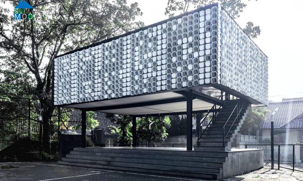 Ảnh Độc đáo thư viện làm từ 2000 vỏ hộp kem ở Indonesia