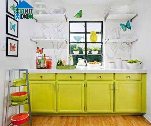 Tủ bếp màu vàng chanh sẽ khiến phòng bếp nổi bật và cuốn hút