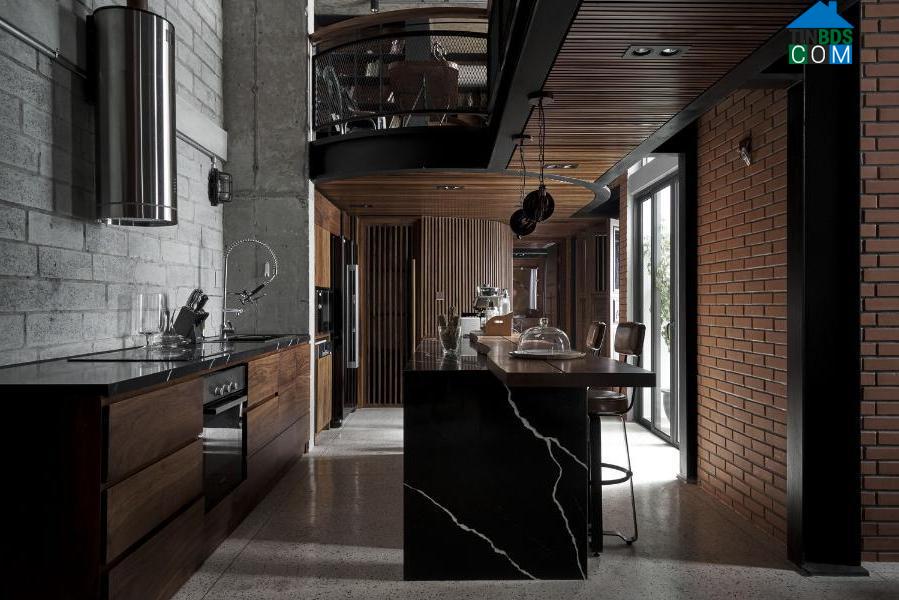 Phòng bếp sang trọng, tiện nghi với thiết kế tối giản, hiện đại.