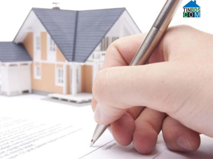 Hình thức mua nhà trên giấy có nhiều rủi ro cho bên mua, thuê mua bất động sản. Ảnh minh họa