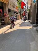 Bán nhà mặt phố Hàm Long ngã tư Hàng Bài 75m mặt tiền 4,7m nở hậu.