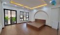 Bán nhà Cầu Giấy, DT 52m2 x 5 Tầng. 15m2 sân ,cách đường oto 20m, giá 4 tỷ.