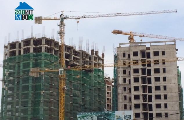 Ảnh Phân khúc căn hộ cao cấp: Chưa hết tồn kho vẫn tiếp tục xây mới