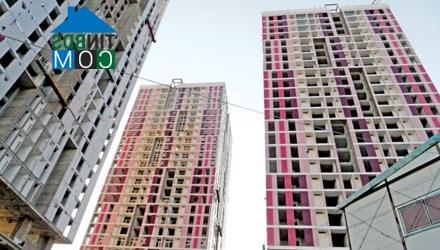 Ảnh Tiền đang đổ vào bất động sản: Vẫn còn những lo ngại