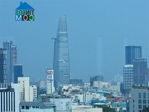 Ảnh Tp.HCM: Khách thuê văn phòng cân nhắc quay trở lại khu trung tâm