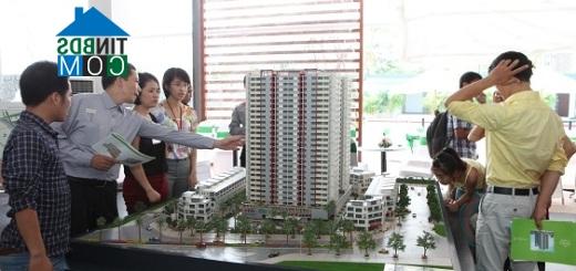 Ảnh Môi giới, chủ đầu tư địa ốc tung nhiều chiêu "độc, lạ" hút khách