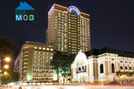 Ảnh Tp.HCM: Khách sạn hạng sang giảm giá để tìm khách