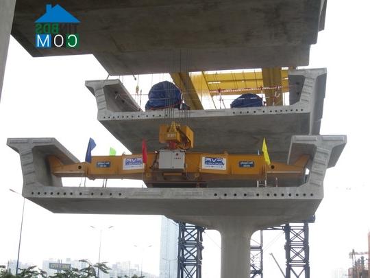 Ảnh Dự án Metro Bến Thành - Suối Tiên: Lắp dầm cầu đầu tiên