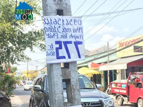 Ảnh Tp.HCM: Nhà đất giá rẻ rao bán đầy đường