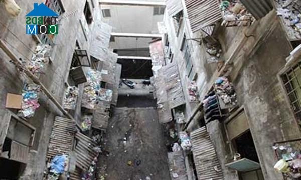 Ảnh Người dân Tp.HCM với nỗi khổ sống trong chung cư xuống cấp