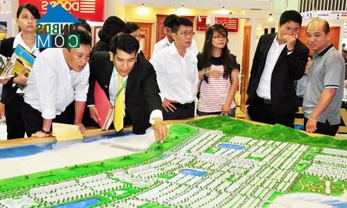 Ảnh Ai hưởng lợi khi bỏ quy định giao dịch BĐS phải qua sàn?