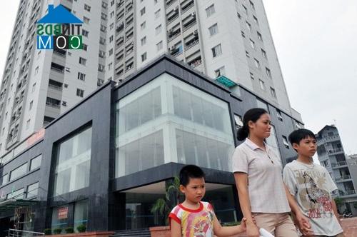 Ảnh Không nên yêu cầu nhà thu nhập thấp phải có chỗ để ô tô