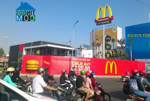 Ảnh Giá mặt bằng bán lẻ tại Tp.HCM tăng vọt do cạnh tranh khốc liệt