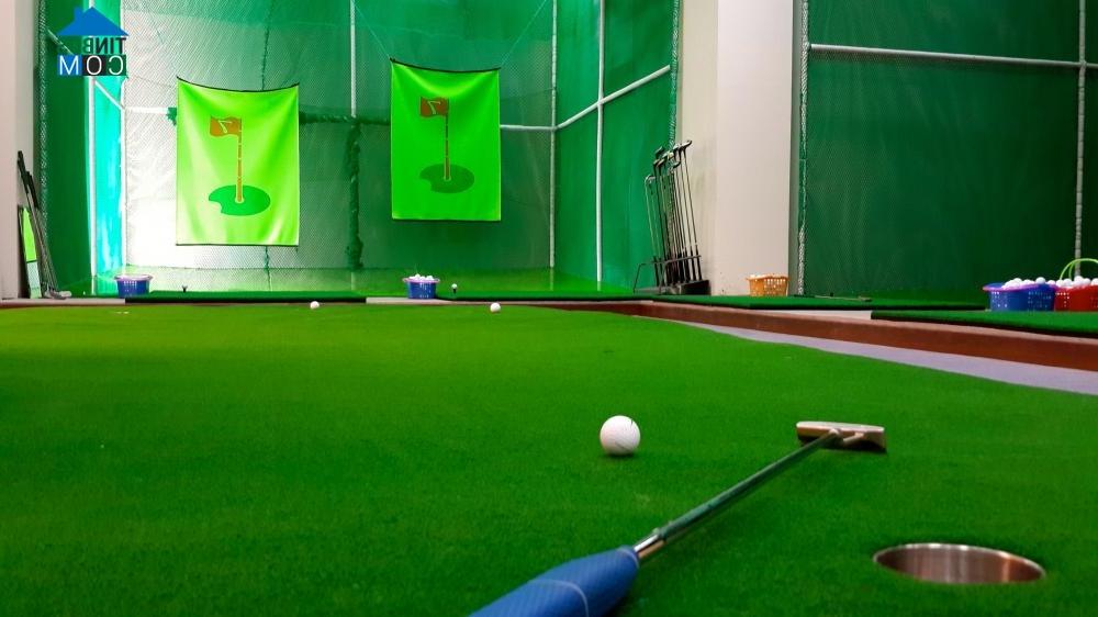 Sân tập golf trong nhà