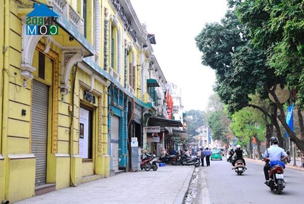 Ảnh Đất "vàng" Hồ Gươm mang số phận hẩm hiu, ám ảnh đại gia kinh kỳ