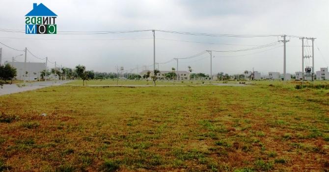 Ảnh Giá đất nền khu vực ven Tp.HCM đang “nhảy múa”