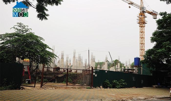 Thế nhưng đến nay, dự án vẫn chưa thành hình, một số dự án thuộc KĐT này mới chỉ xong tầng hầm, còn lại vẫn đang nằm im