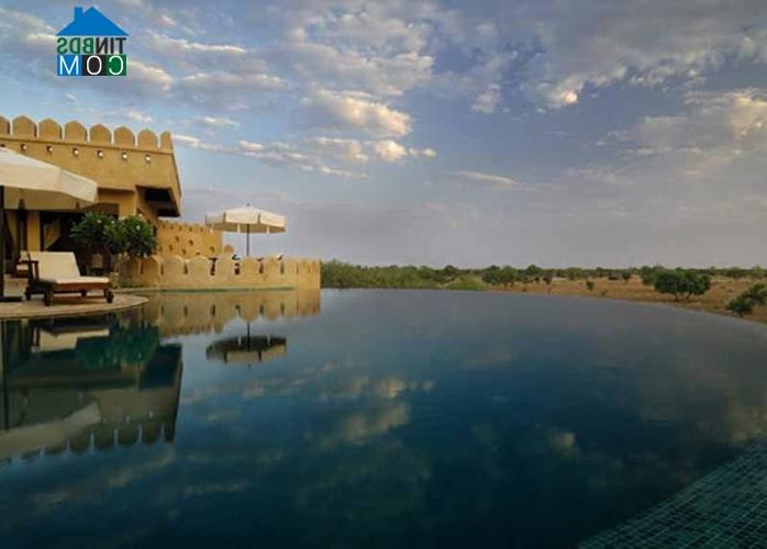 Ảnh Mihir Garh - khách sạn tráng lệ giữa sa mạc