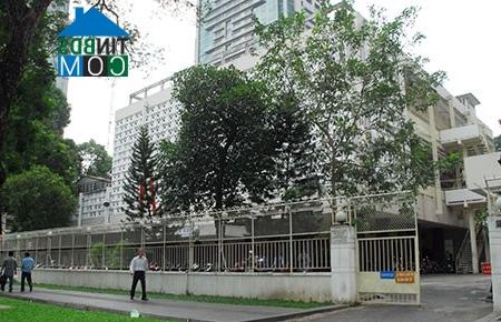  Tòa nhà Hữu nghị ở số 31 Lê Duẫn, quận 1