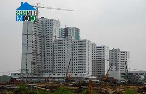 Một dự án nhà ở tại KĐTM Thủ Thiêm đang được thi công. Ảnh: HTD