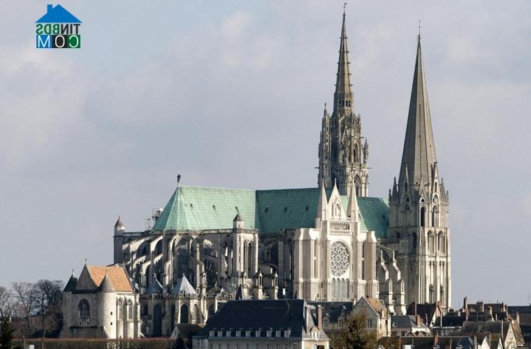 Ảnh Kiến trúc Gothic tuyệt đẹp của Nhà thờ Đức Bà Chartres, Pháp