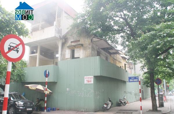 Ảnh Cận cảnh các khu đất "vàng" Hồ Gươm đang bị bỏ hoang