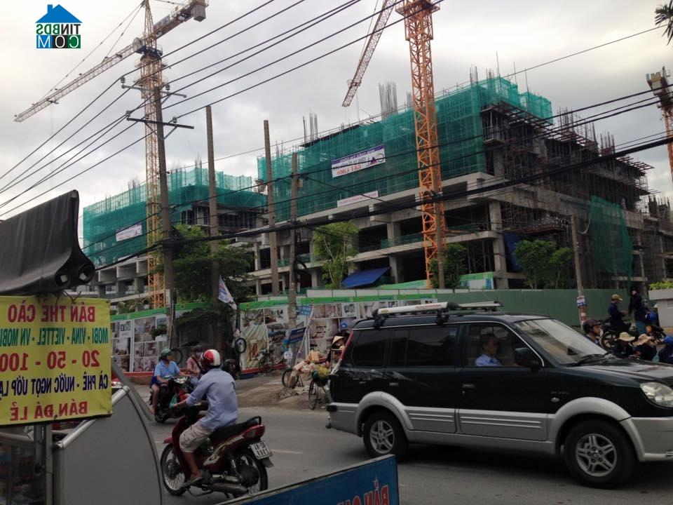 Tiến độ xây dựng của dự án Oriental Plaza nhìn từ đường Âu Cơ