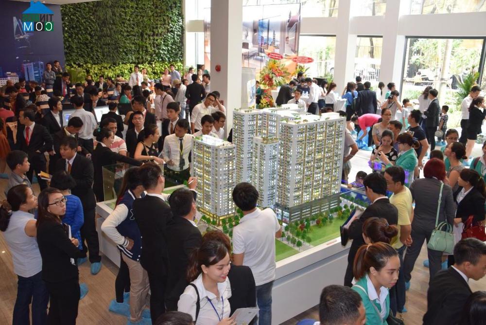 Ảnh Hơn 600 khách hàng tham dự khai trương nhà mẫu The GoldView