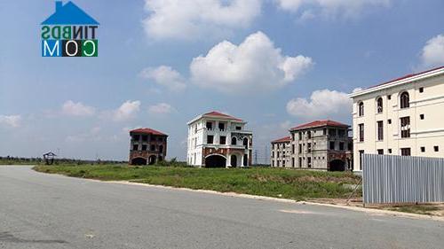 Ảnh Bình Dương: Bong bóng BĐS đang xì hơi?