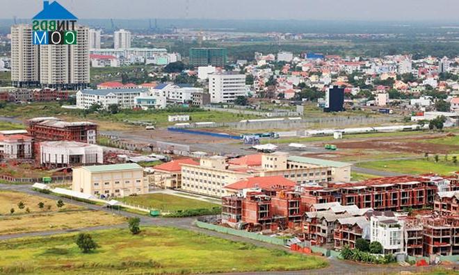 Thực tế nhiều dự án BĐS tại Tp.HCM chỉ "nóng" trên giấy. Ảnh: Lê Toàn