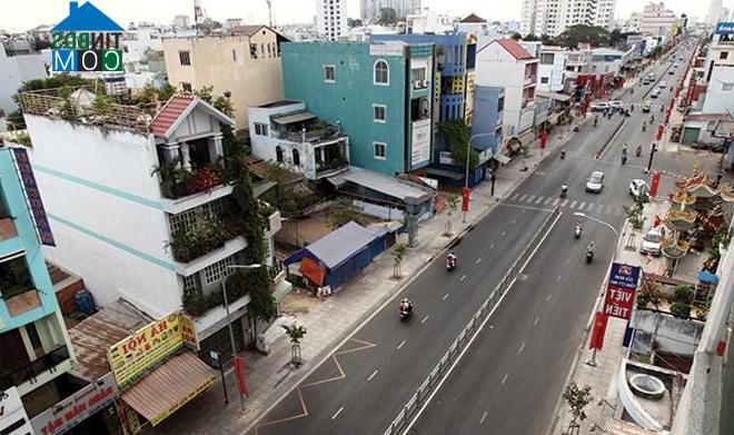 Ảnh Tp.HCM: Nhà trong hẻm rộng tăng giá, kén khách