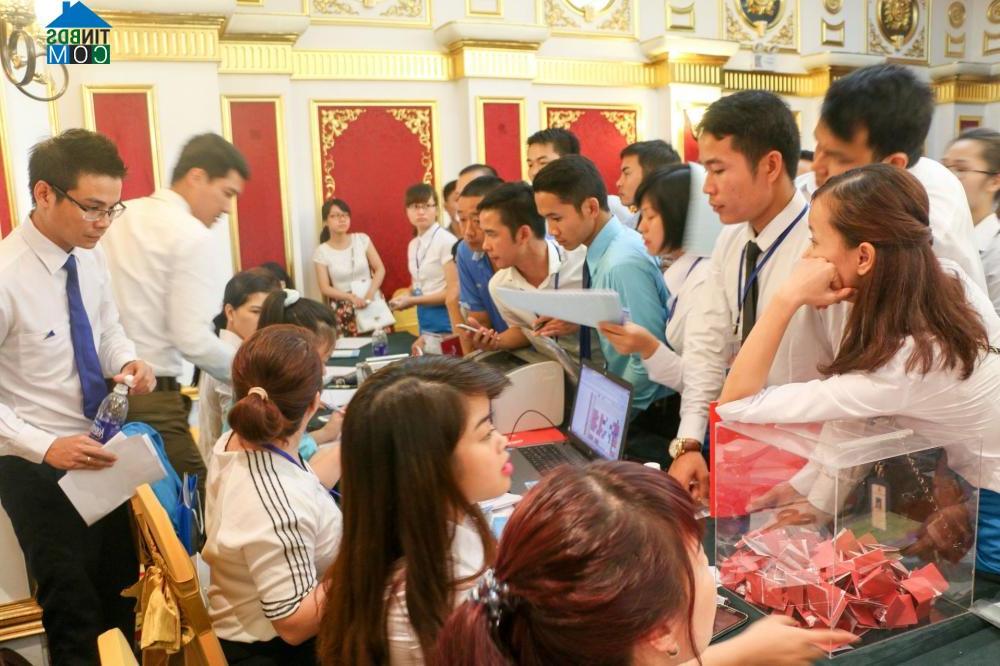 Ảnh Hateco Hoàng Mai: Hơn 500 khách trong buổi bán hàng đầu tiên