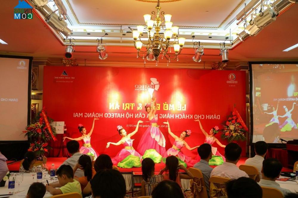 Ảnh Hateco Hoàng Mai: Hơn 500 khách trong buổi bán hàng đầu tiên