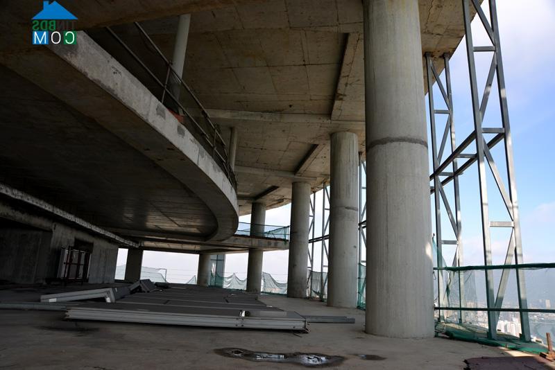 Ảnh Cao ốc Saigon One Tower nằm hoang lạnh giữa đô thị phồn hoa