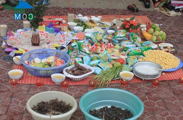 Ảnh Môi giới cúng giải hạn, khách hàng mua được nhà giá hời