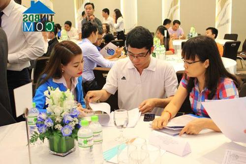 Ảnh Địa ốc rộn rã giao dịch giữa tháng Ngâu