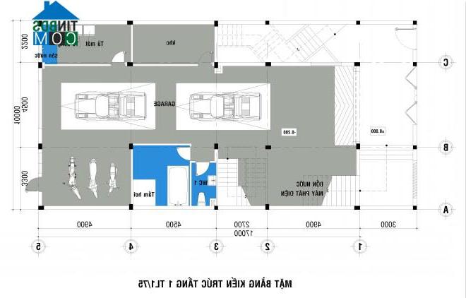 Tầng 1 bao gồm garage để xe ô tô, xe máy, một phòng tắm và phòng xông hơi