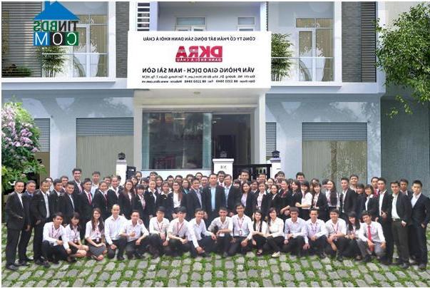 Đội ngũ nhân viên của DKRA tại văn phòng mới