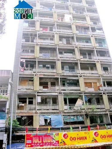 Ảnh Tp.HCM: Giật mình với các chung cư chờ sập