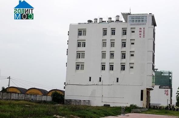 Ảnh Đà Nẵng: Nhà cao tầng nghi của người Trung Quốc đang áp sát sân bay?