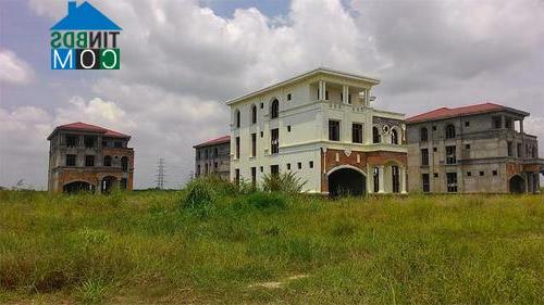 Ảnh Những biệt thự đẹp long lanh không người tại Thành Phố Mới Bình Dương