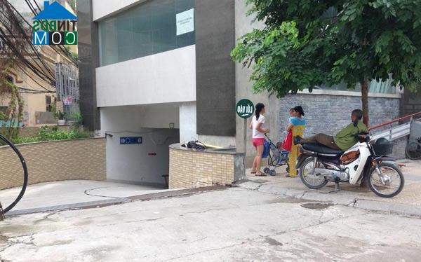 Trẻ em không có lấy một không gian nhỏ làm chỗ chơi