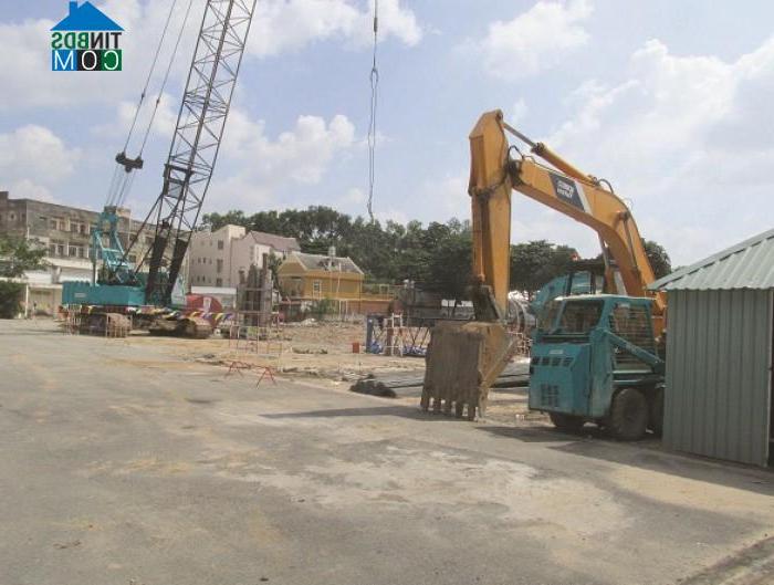 Dự án Golden Mansion hiện đang triển khai phần ép cọc móng