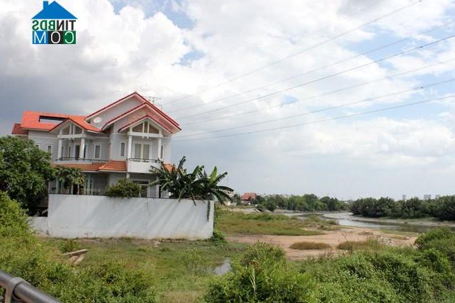 Ảnh Trái đắng biệt thự vùng ven Tp.HCM