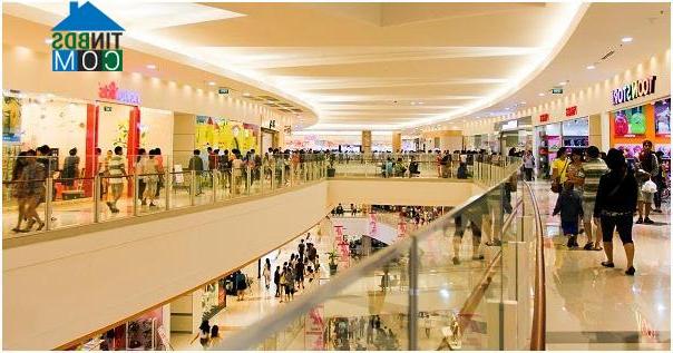 Nhà đầu tư ngoại rất hứng thú với BĐS thương mại Việt Nam. Ảnh: P.U