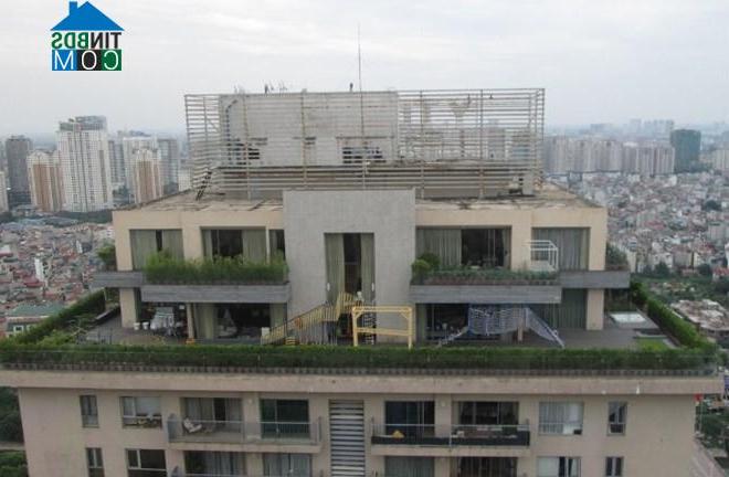 Chủ đầu tư dự án Sky City đã tự ý cơi nới một số căn hộ penthouse ở tầng kỹ thuật và tầng mái và bán cho khách từ năm 2010