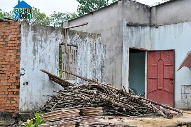 Ngành chức năng địa phương yêu cầu người dân phải giữ nguyên hiện trạng ngôi nhà, không được sửa chữa