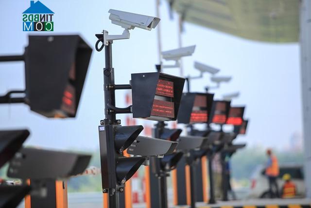 Ảnh Ngắm cao tốc Hà Nội - Hải Phòng trước ngày thông xe toàn tuyến