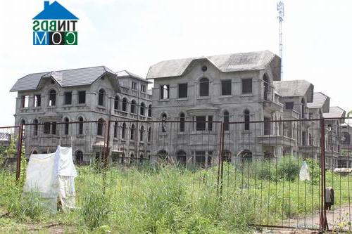 Ảnh Khu Đông Tp.HCM: Nhiều dự án bất động sản vẫn bỏ hoang